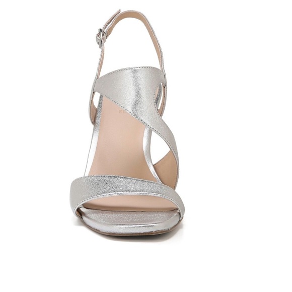 Brand new 27 edit Naturalizer Lanie silver leather womens heel sandals size 8W - Picture 5 of 10